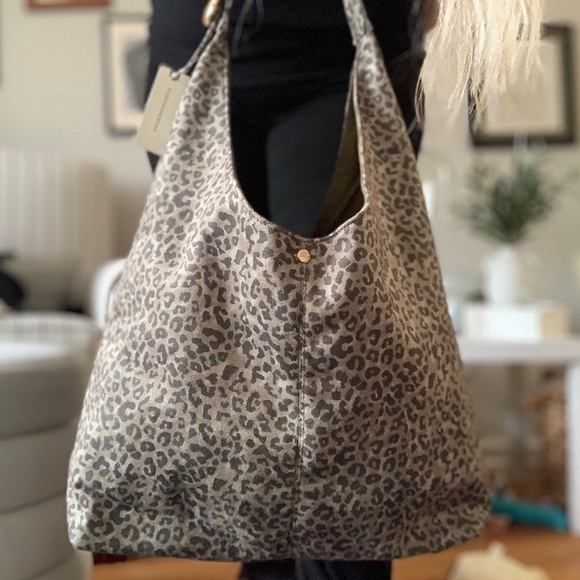 NWT ANTHROPOLOGIE LOVE KNOT SLOUCHY TOTE W/POUCH - Picture 7 of 11